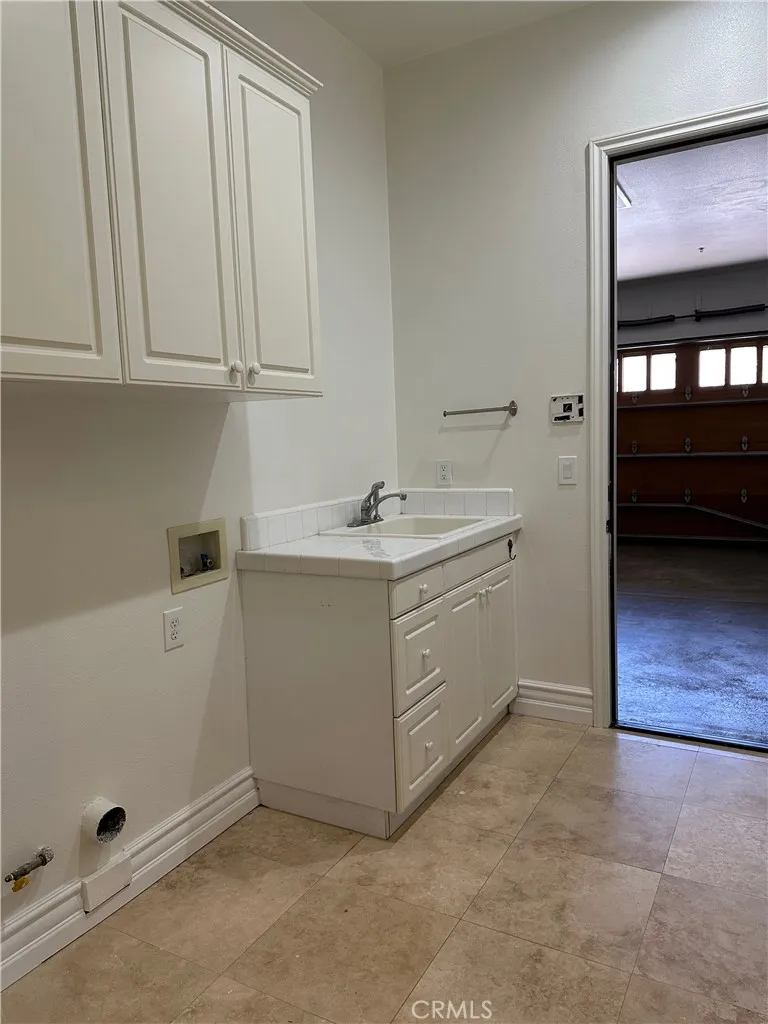 25351 MUSTANG DRIVE Laguna Hills, CA 92653