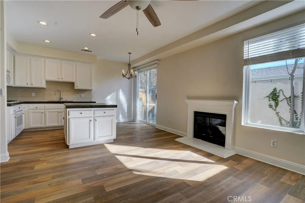 7124 Farralone Avenue #110 Canoga Park, CA 91303