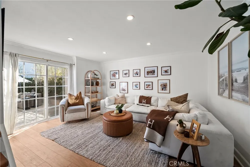 368 Genoa Costa Mesa, CA 92627