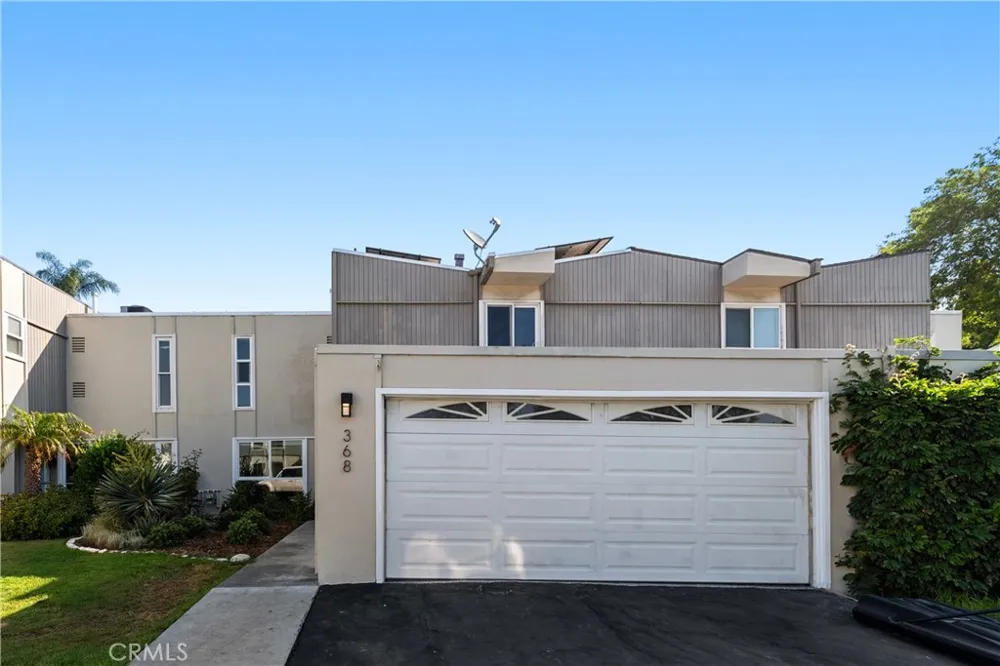368 Genoa Costa Mesa, CA 92627