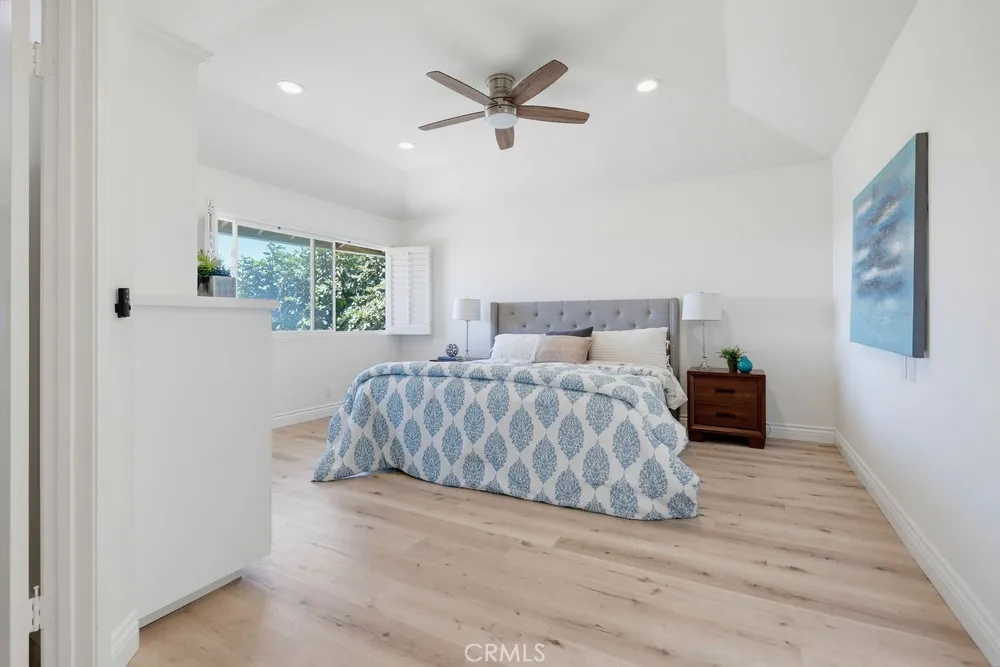 25981 Anacapa Laguna Hills, CA 92653
