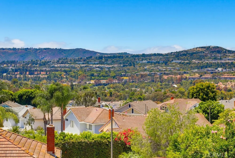 25981 Anacapa Laguna Hills, CA 92653