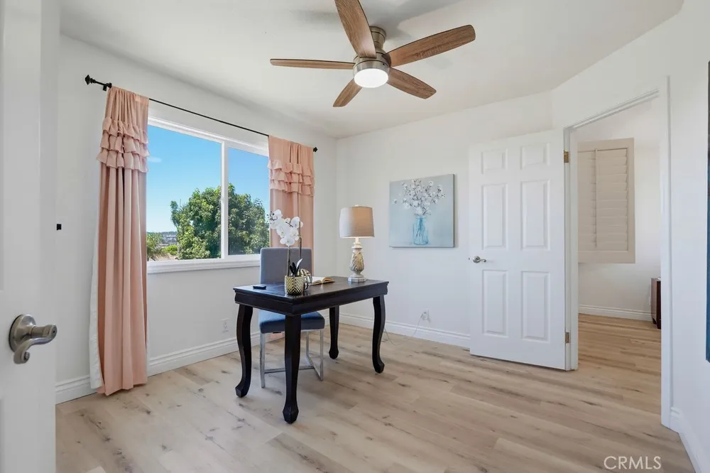 25981 Anacapa Laguna Hills, CA 92653