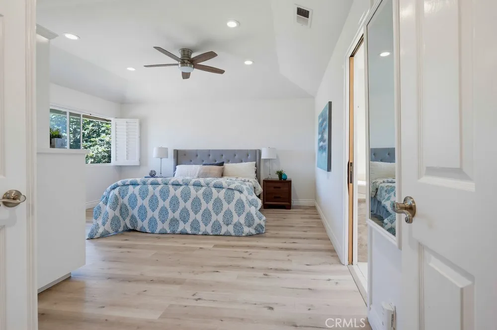 25981 Anacapa Laguna Hills, CA 92653