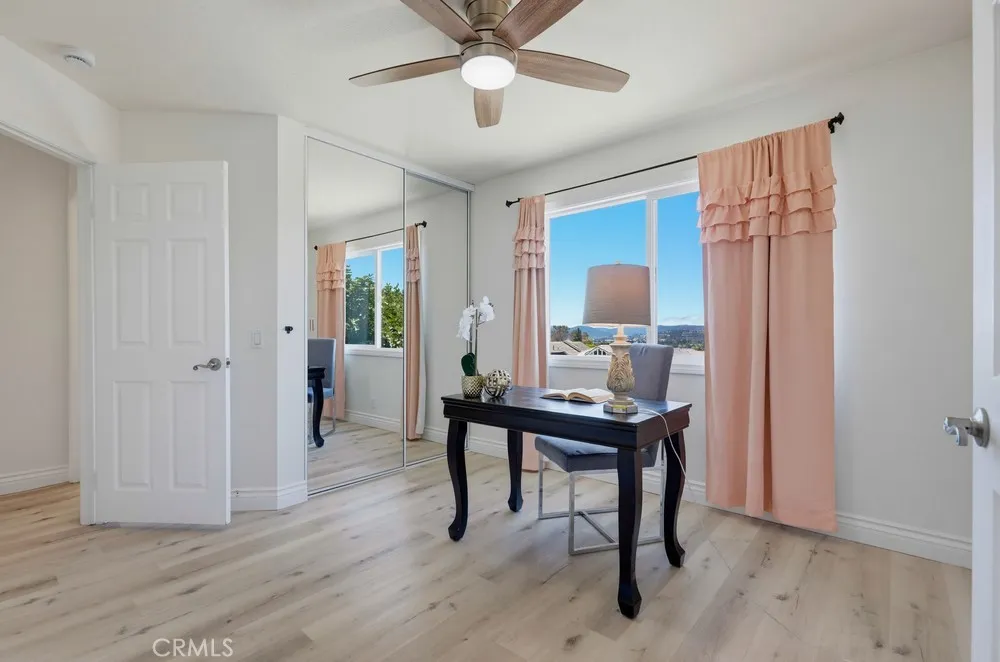 25981 Anacapa Laguna Hills, CA 92653