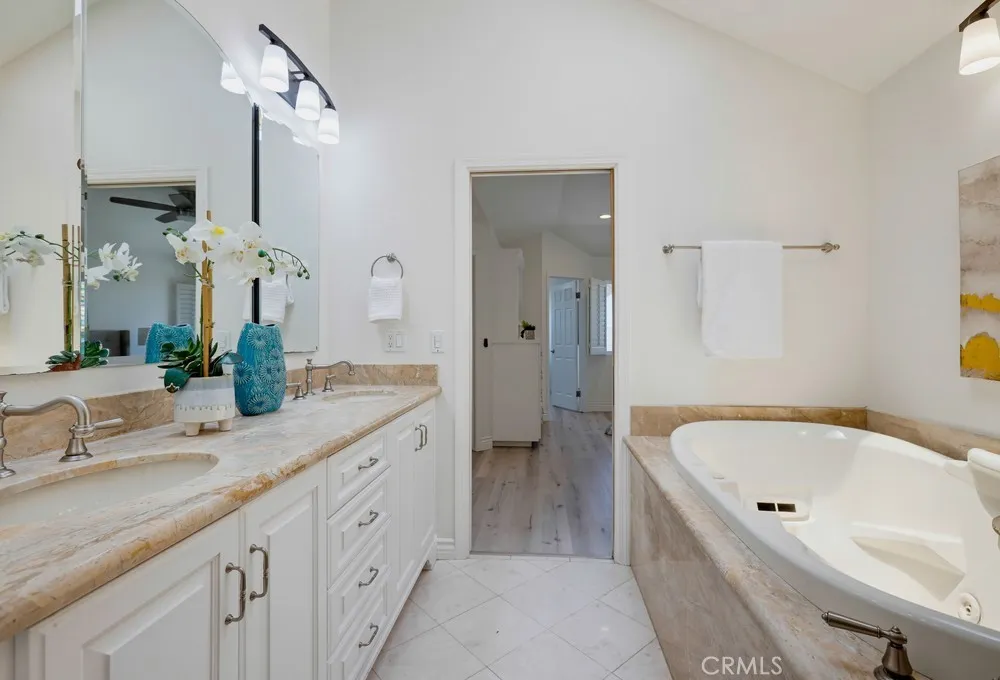 25981 Anacapa Laguna Hills, CA 92653