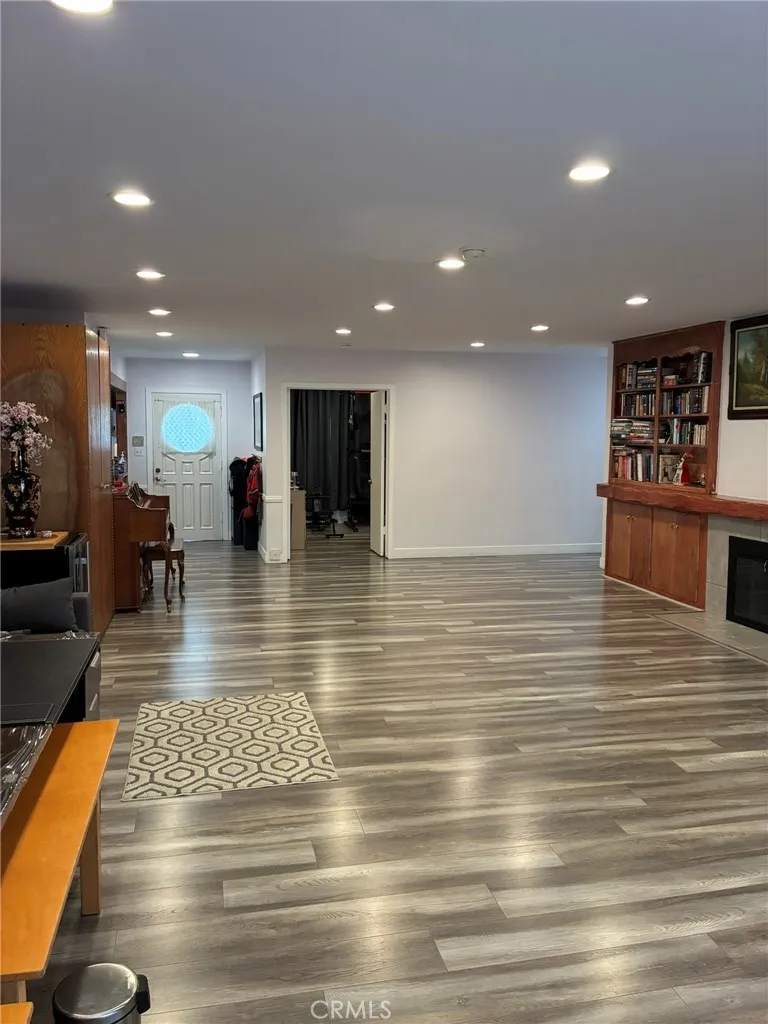 4711 Aqueduct Encino, CA 91436