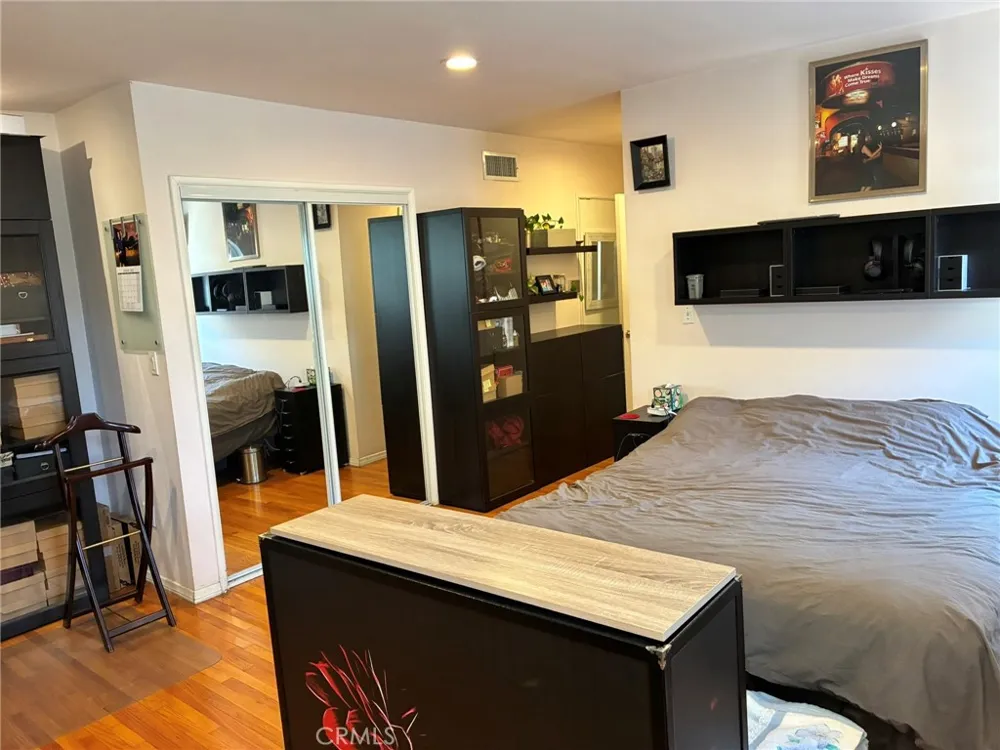 4711 Aqueduct Encino, CA 91436