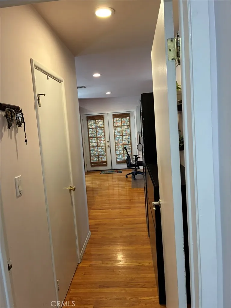 4711 Aqueduct Encino, CA 91436
