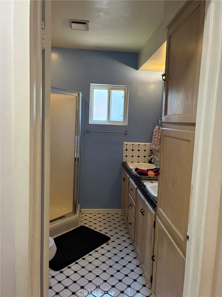 4711 Aqueduct Encino, CA 91436