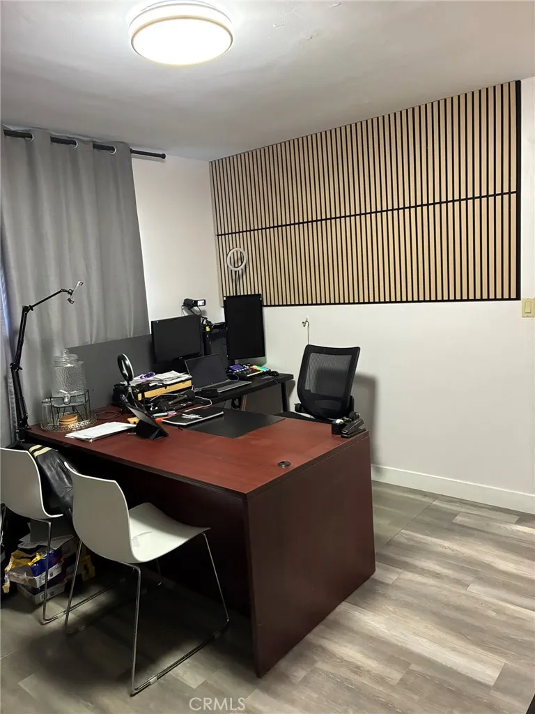 4711 Aqueduct Encino, CA 91436