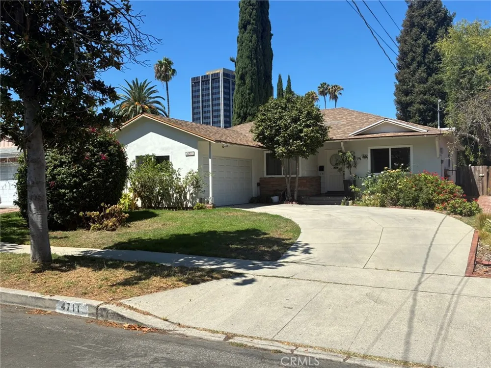 4711 Aqueduct Encino, CA 91436