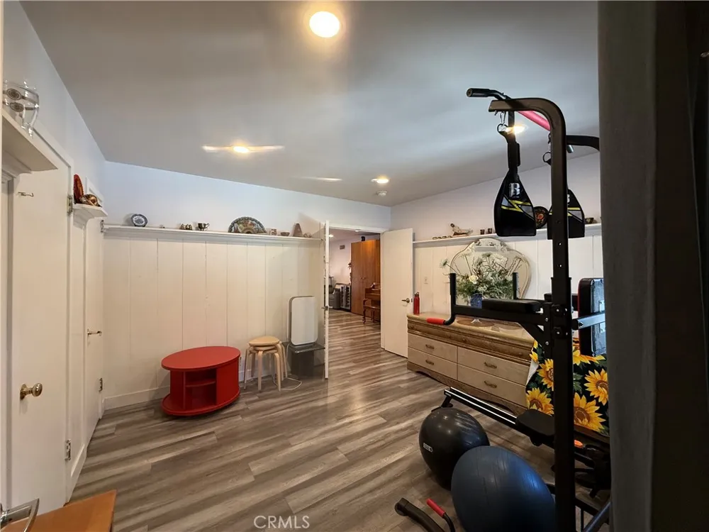 4711 Aqueduct Encino, CA 91436