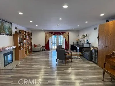 4711 Aqueduct Encino, CA 91436