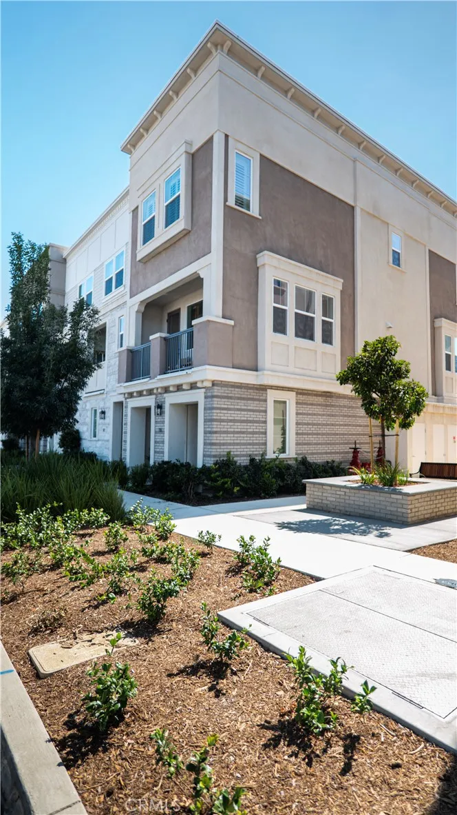 131 1st Upland, CA 91786