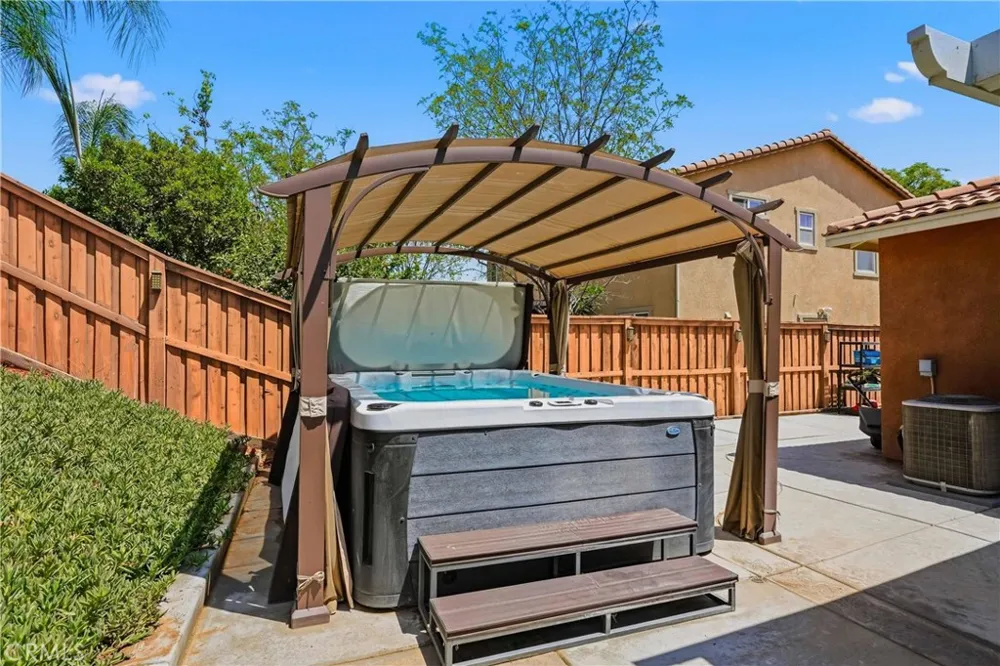 690 Julian San Jacinto, CA 92582