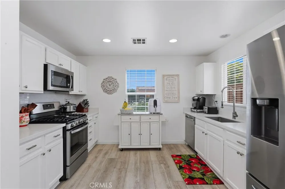 690 Julian San Jacinto, CA 92582