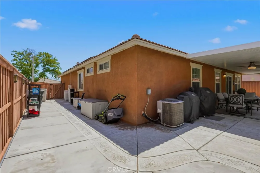 690 Julian San Jacinto, CA 92582