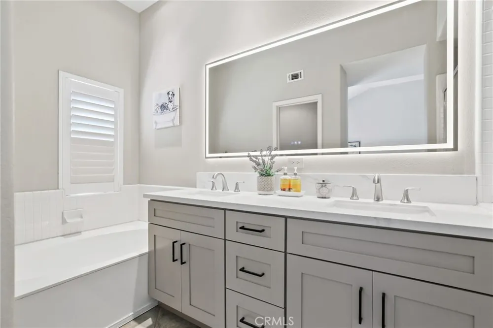 12721 Trent Jones Tustin, CA 92782