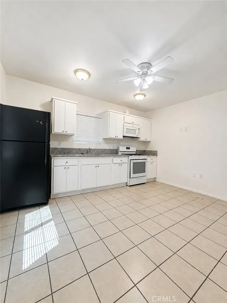 319 Hermosa Avenue #2 Long Beach, CA 90802