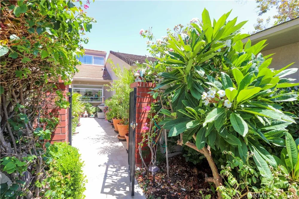 5086 Cinnamon Irvine, CA 92612
