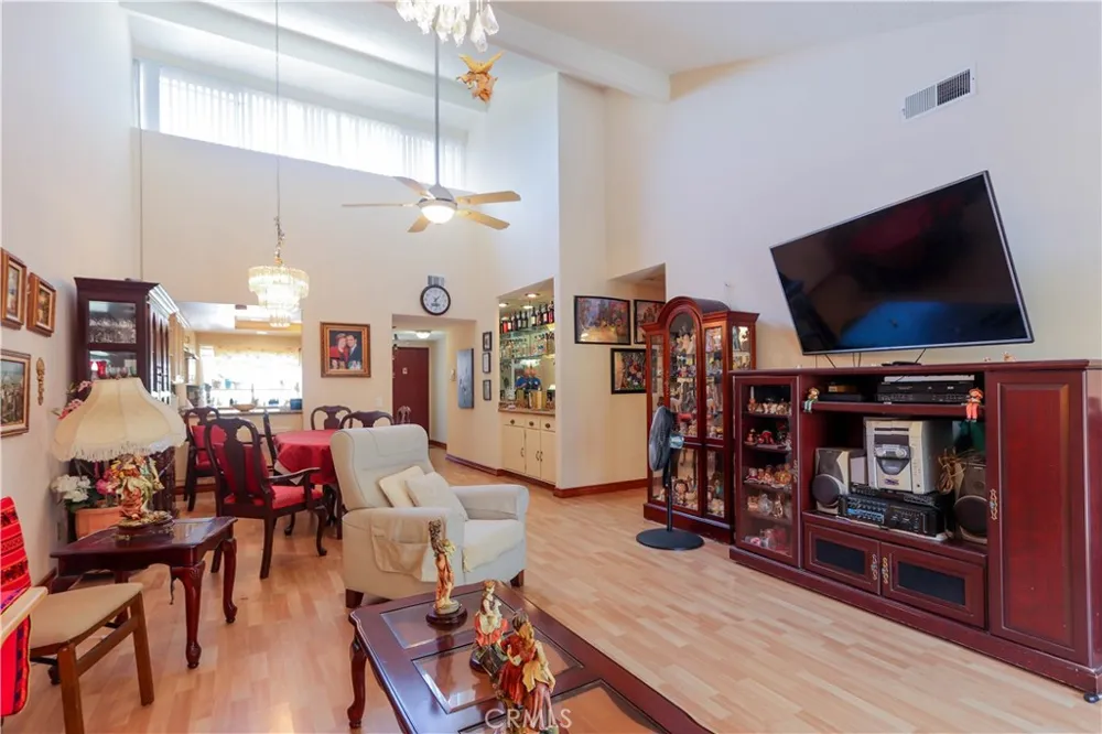 5086 Cinnamon Irvine, CA 92612