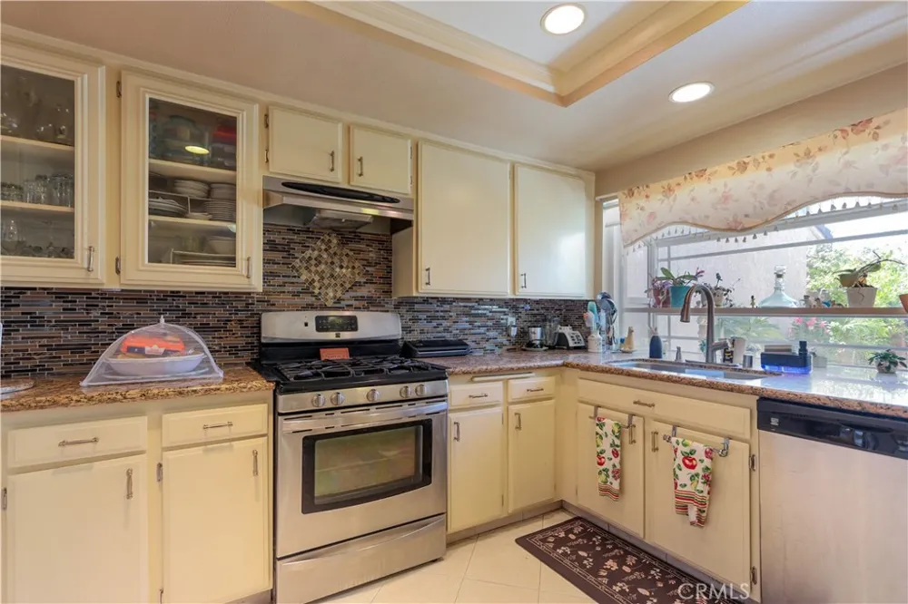 5086 Cinnamon Irvine, CA 92612
