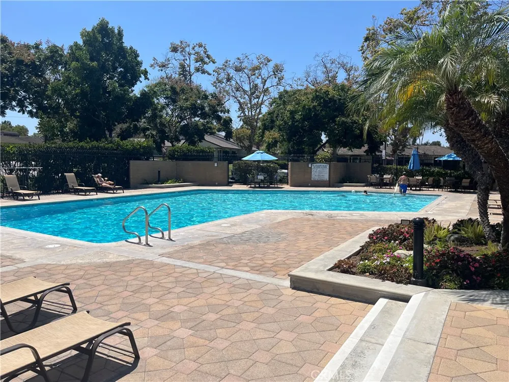 5086 Cinnamon Irvine, CA 92612