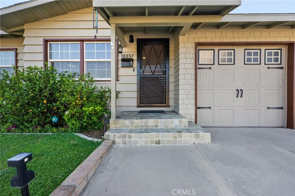 12237 Burgess Whittier, CA 90604