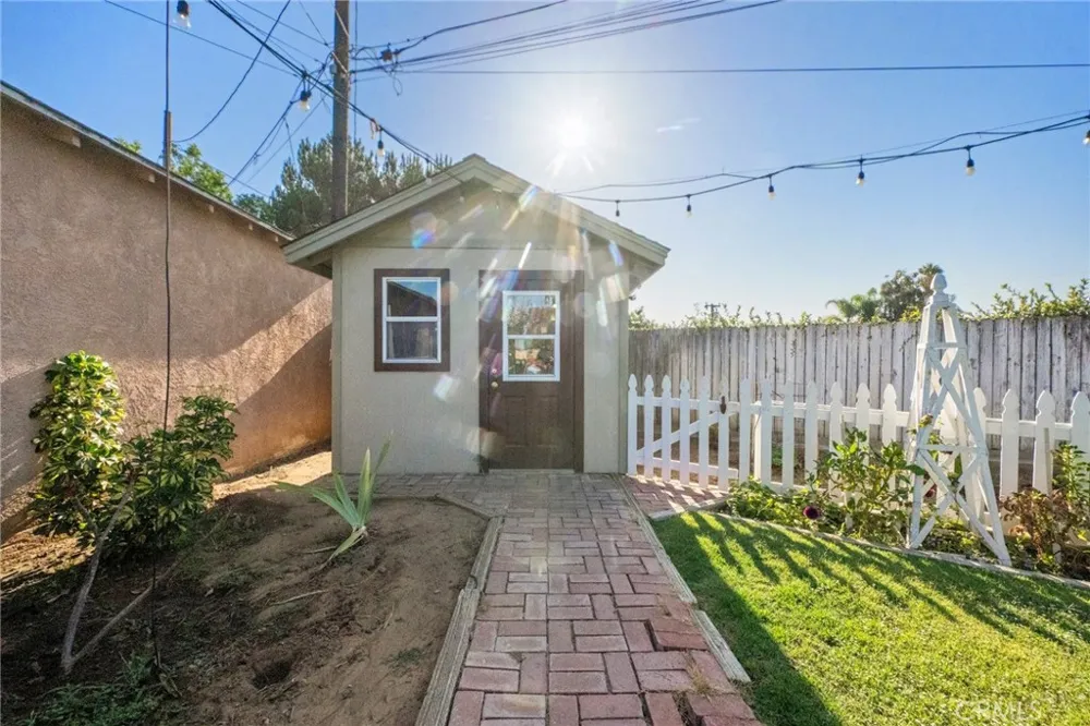 12237 Burgess Whittier, CA 90604
