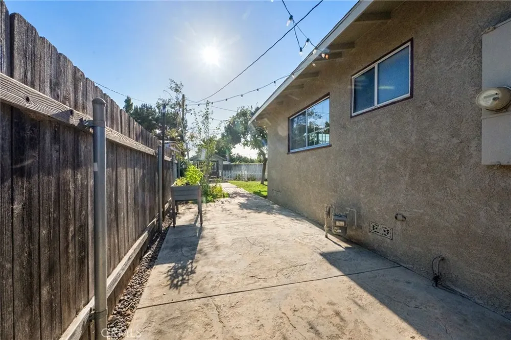 12237 Burgess Whittier, CA 90604