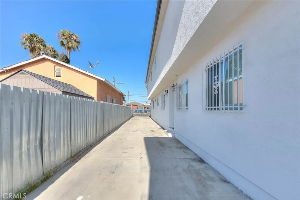 11031 Burin Inglewood, CA 90304