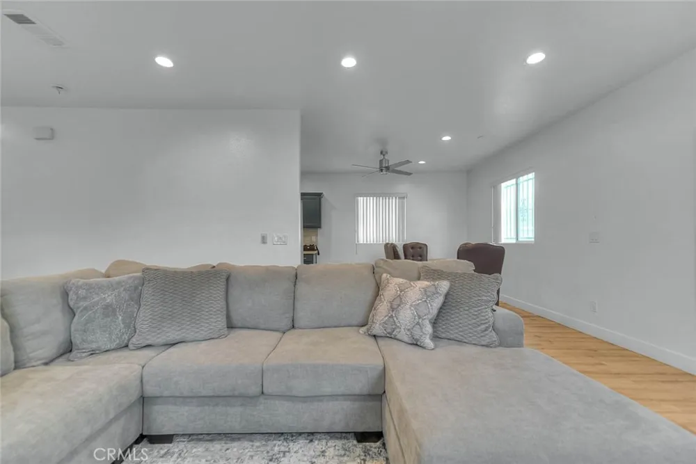 11031 Burin Inglewood, CA 90304
