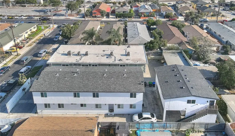 11031 Burin Inglewood, CA 90304