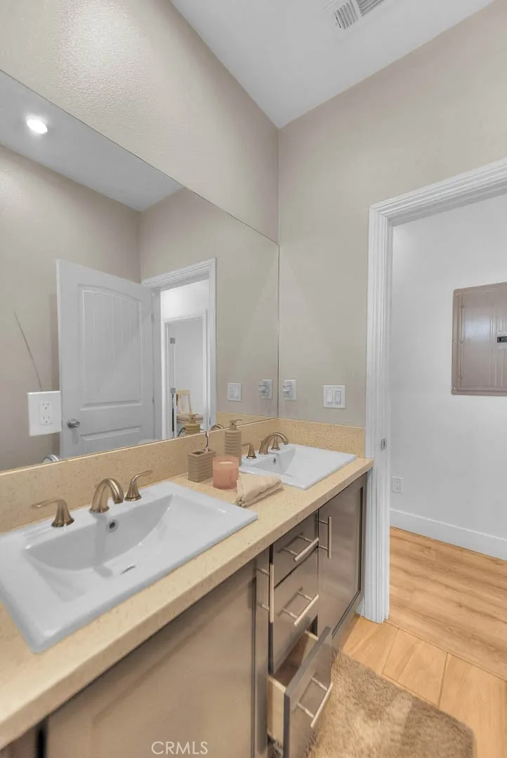 11031 Burin Inglewood, CA 90304