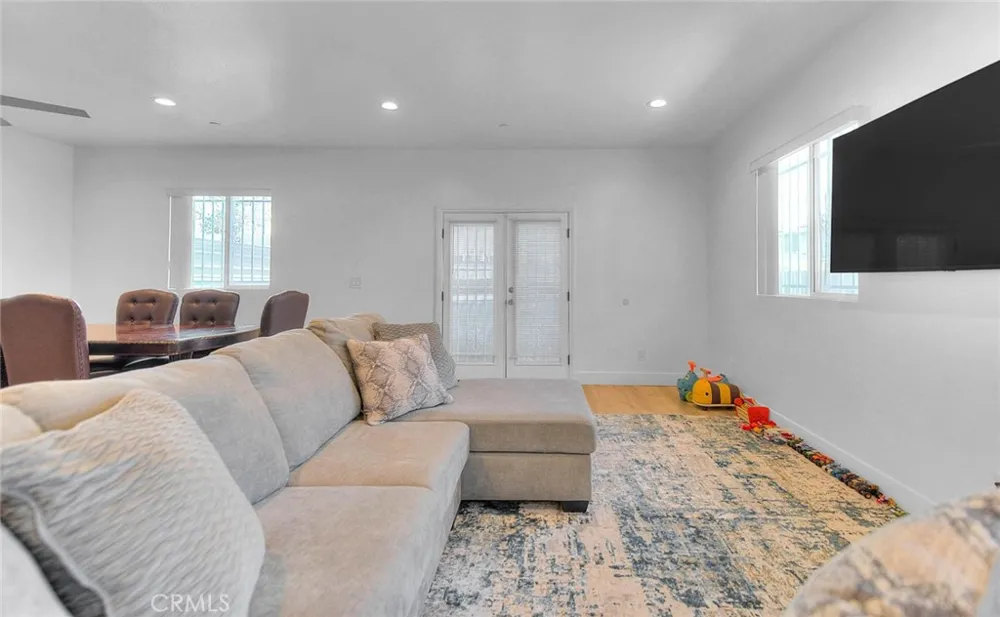 11031 Burin Inglewood, CA 90304