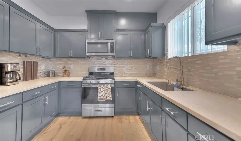 11031 Burin Inglewood, CA 90304