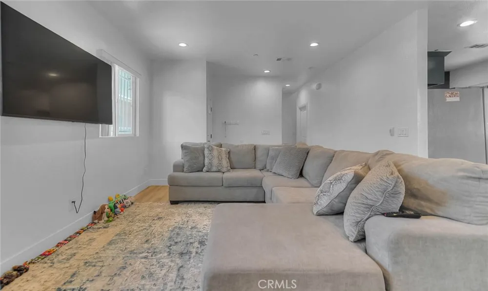 11031 Burin Inglewood, CA 90304