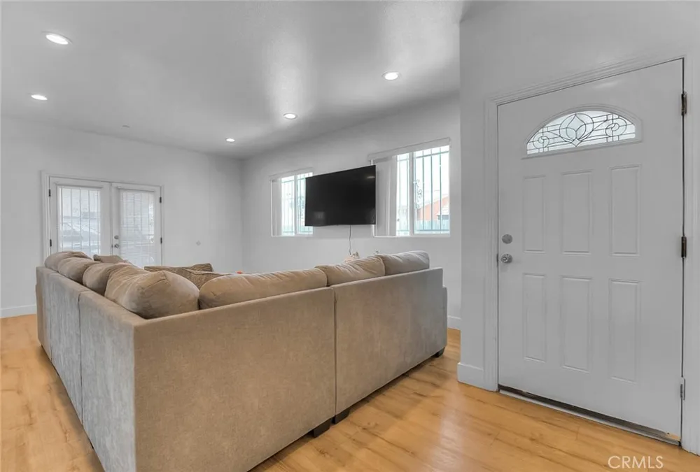 11031 Burin Inglewood, CA 90304