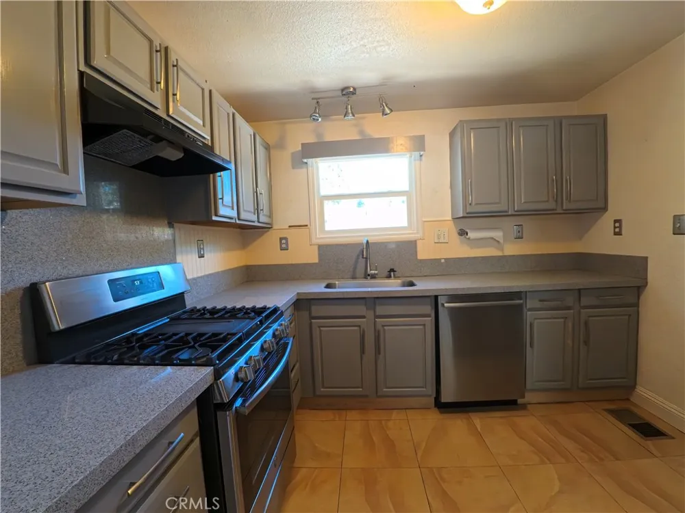 22 Roble Oroville, CA 95966