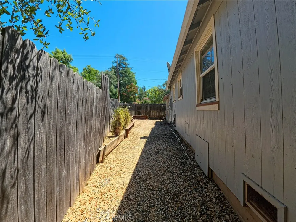 22 Roble Oroville, CA 95966