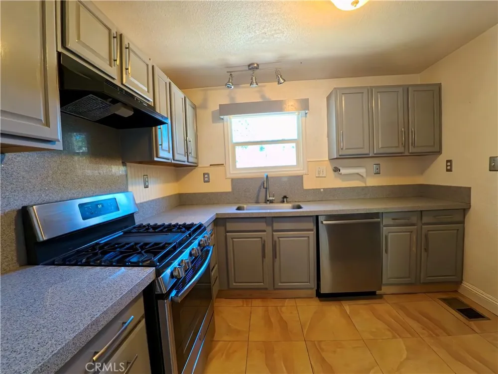 22 Roble Oroville, CA 95966