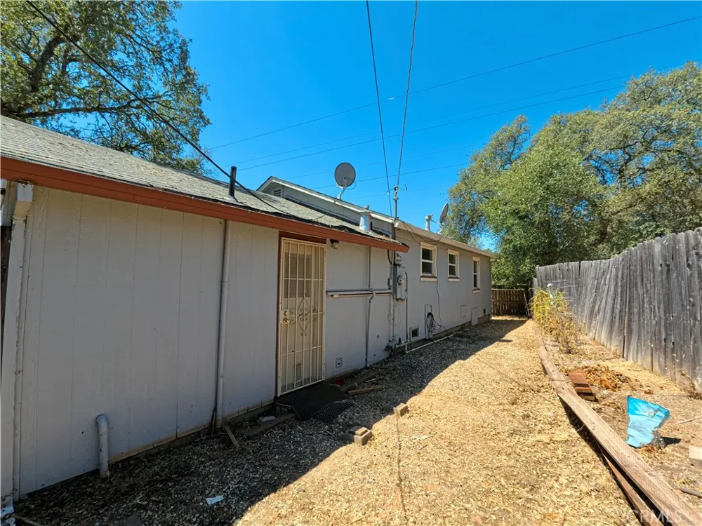 22 Roble Oroville, CA 95966