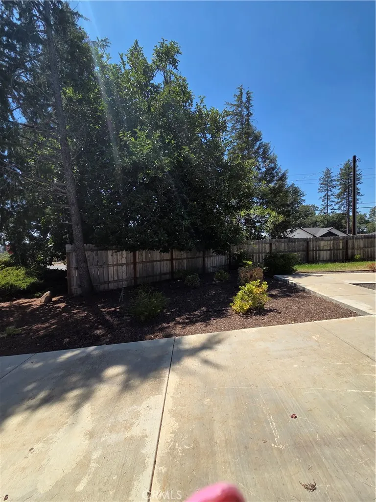 1909 York Towne Paradise, CA 95969