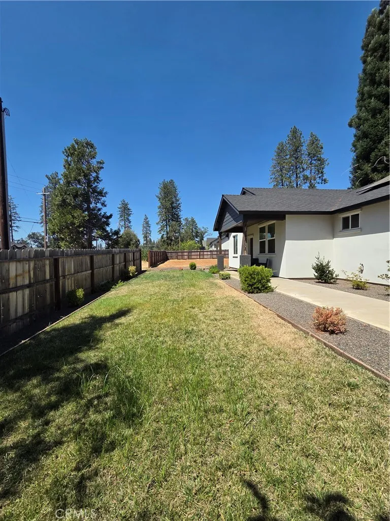1909 York Towne Paradise, CA 95969