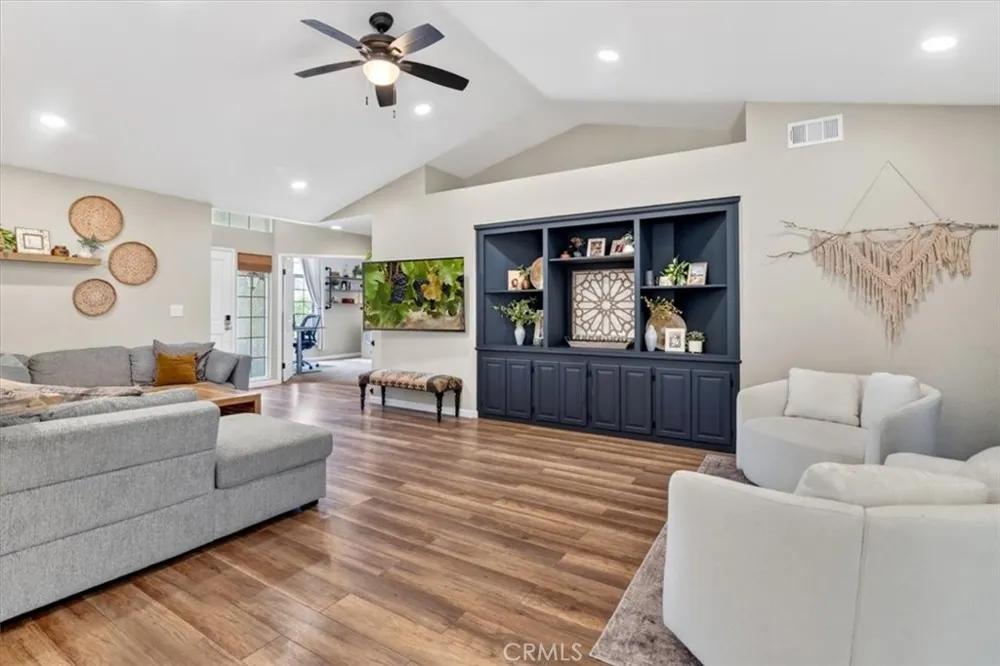 1513 Woodmere Santa Maria, CA 93455