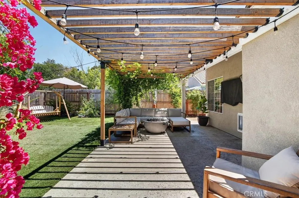 1513 Woodmere Santa Maria, CA 93455