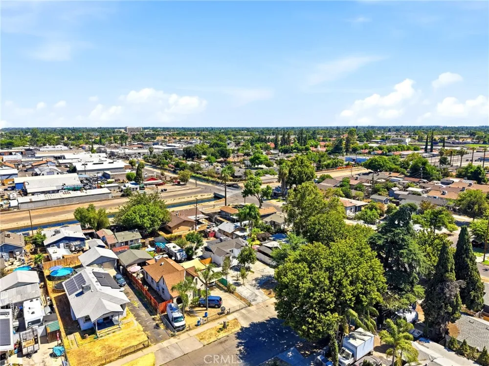 2225 E Lamona Fresno, CA 93703