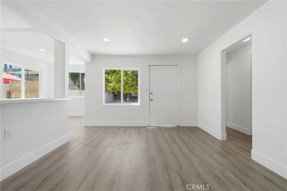 2225 E Lamona Fresno, CA 93703