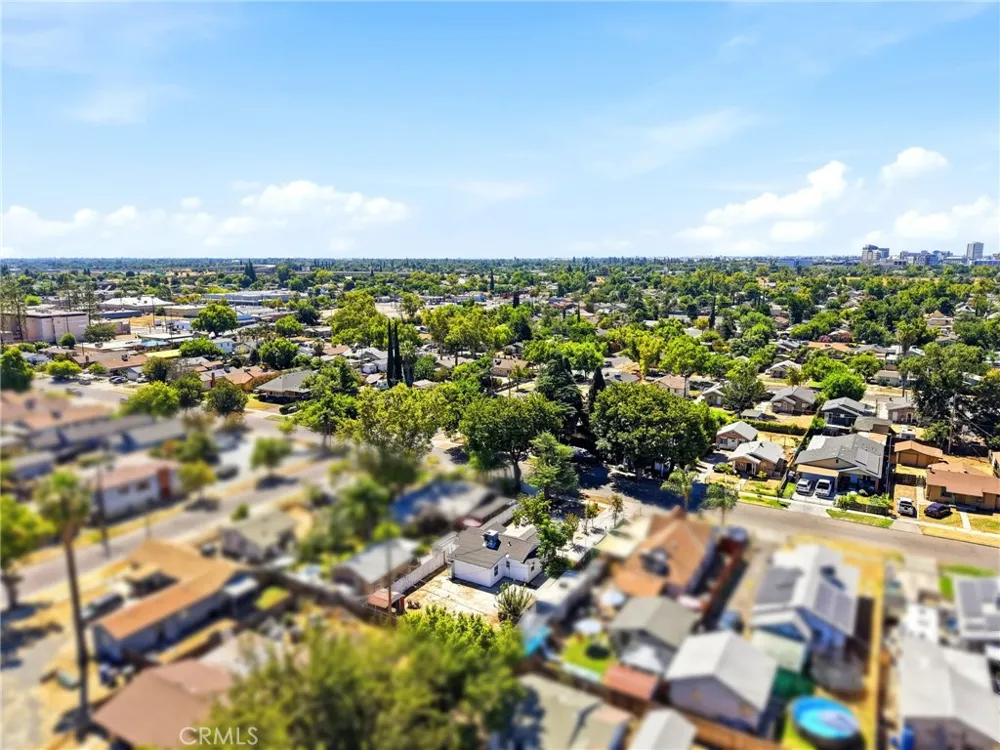 2225 E Lamona Fresno, CA 93703